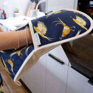Mosney Mill Double Oven Glove – Flying Pheasants
