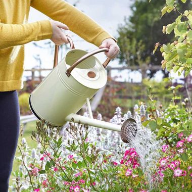 Smart Garden 9L Watering Can – Ivory Cream