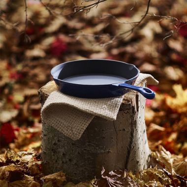Barbary & Oak Cast Iron Round Frying Pan, 26cm – Blue