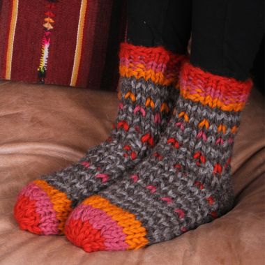 Pachamama Women’s Arica Sofa Socks – Bark/Earth