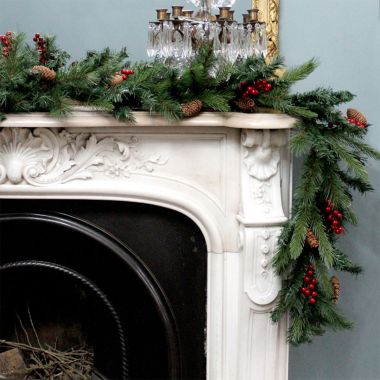 Berry and Pinecone Christmas Garland - 2.7m