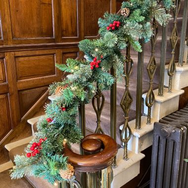 Pre-Lit Berry and Pinecone Christmas Garland - 2.7m