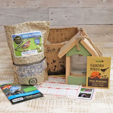 Wildlife World Bird Barn Gift Box