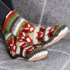 Pachamama Women's Skulk of Foxes Slipper Socks